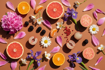 Tous Parfum 2026 – Pfingstrose, Litschi, Grapefruit, Brombeere, Jasmin, rosa Pfeffer und Iris als Sinnbild für die mediterrane Lebensfreude und die spielerische Eleganz der Tous Kollektion aus Spanien