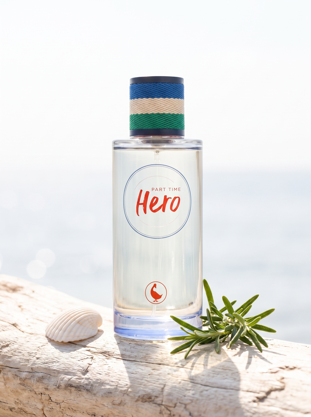 El Ganso Part Time Hero Eau de Toilette 125 ml - Flakon auf Treibholz am hellen Meer mit Rosmarin