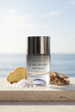 Issey Miyake Le Sel d'Issey Eau de Parfum Flakon am Meer mit Meersalz, Ingwer und Vetiverwurzeln - kaufenparfum.de