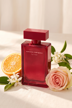 Narciso Rodriguez for her EdP Intenso 30 ml - roter Flakon mit Orangenbluete und Rose auf hellem Leinen - kaufenparfum.de